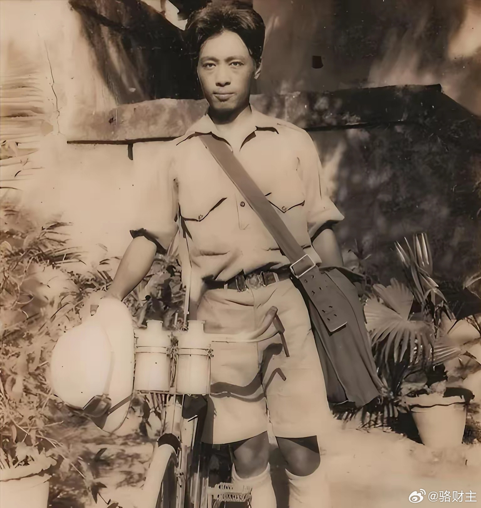 独行环球的铁血行者：潘德明的传奇人生1930年夏，上海八位青年组建“中国青年亚细