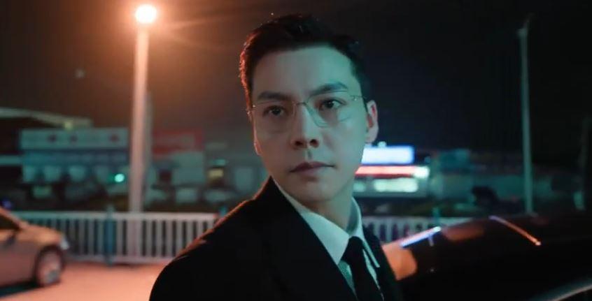 《许我耀眼》，被陈伟霆变装帅一脸！《许我耀眼》，陈伟霆饰演的沈皓明在工地被人追
