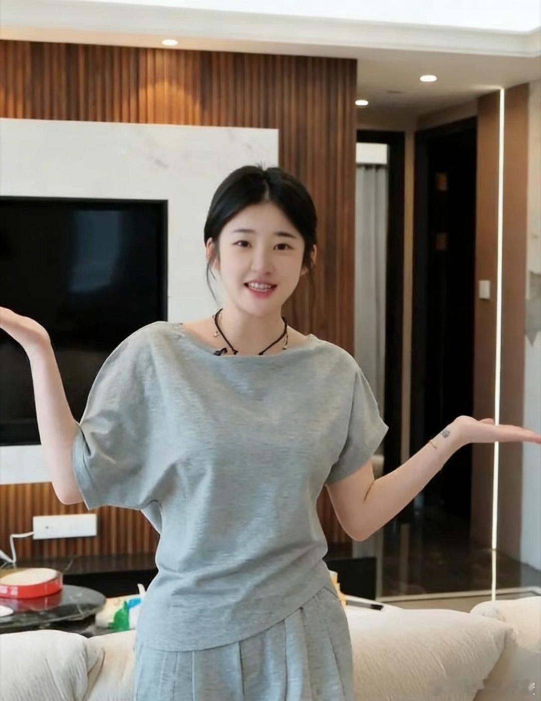 曝黄一鸣出轨黄一鸣前男友实名爆料，说和她相识16年、恋爱8年，还指控她恋爱期间出