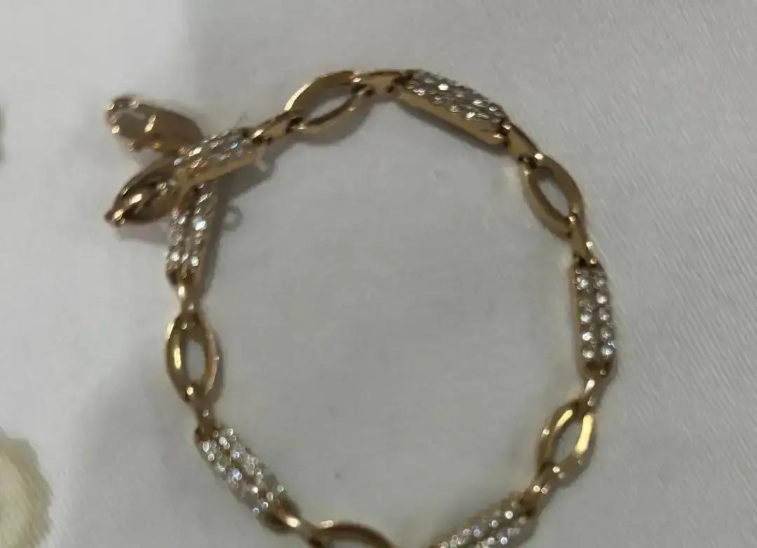 405和750差一倍！上周闺蜜拿旧戒指去卖，柜姐一句“这是玫瑰金”，当场少