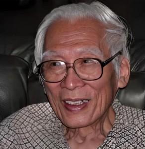 1946年的南京，汪精卫年仅18岁的儿子汪文悌在警察的押解下，接受审讯。面对审判