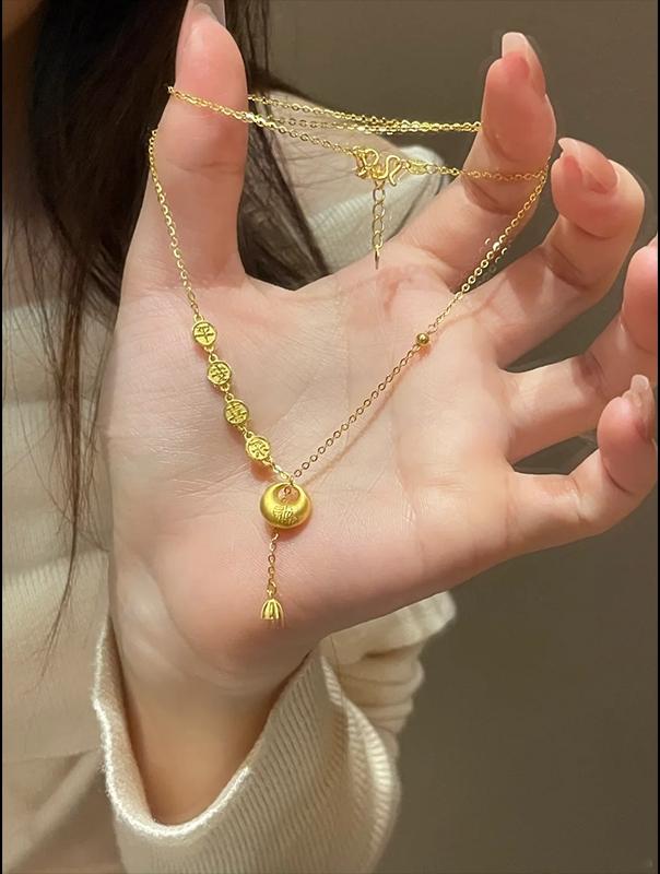 我闺蜜买了一条金项链，花了11525元。回来后称重发现只有7克多一点，算下来每克