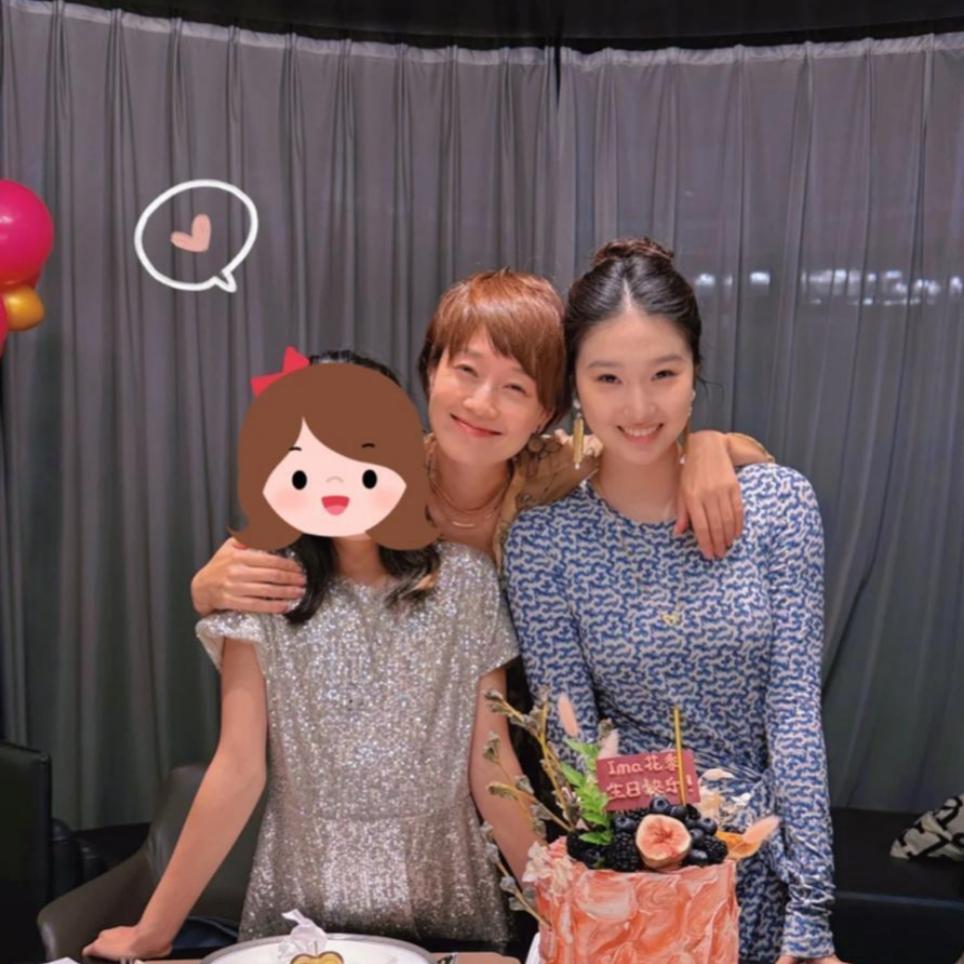 基因太强了！马伊琍俩女儿国外同框反差绝了马伊琍两个女儿国外度假同框画面曝光