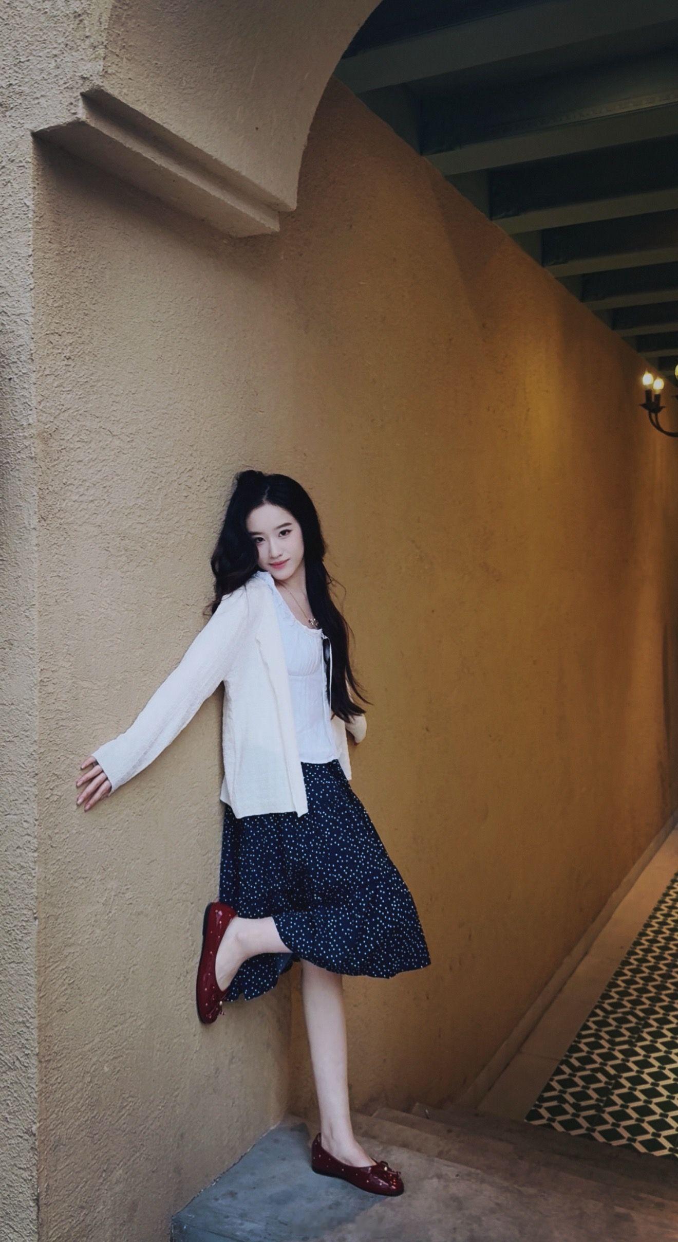 不想拍照但是想发朋友圈的时候可以直接偷刘亦菲照片刘亦菲‖刘亦菲