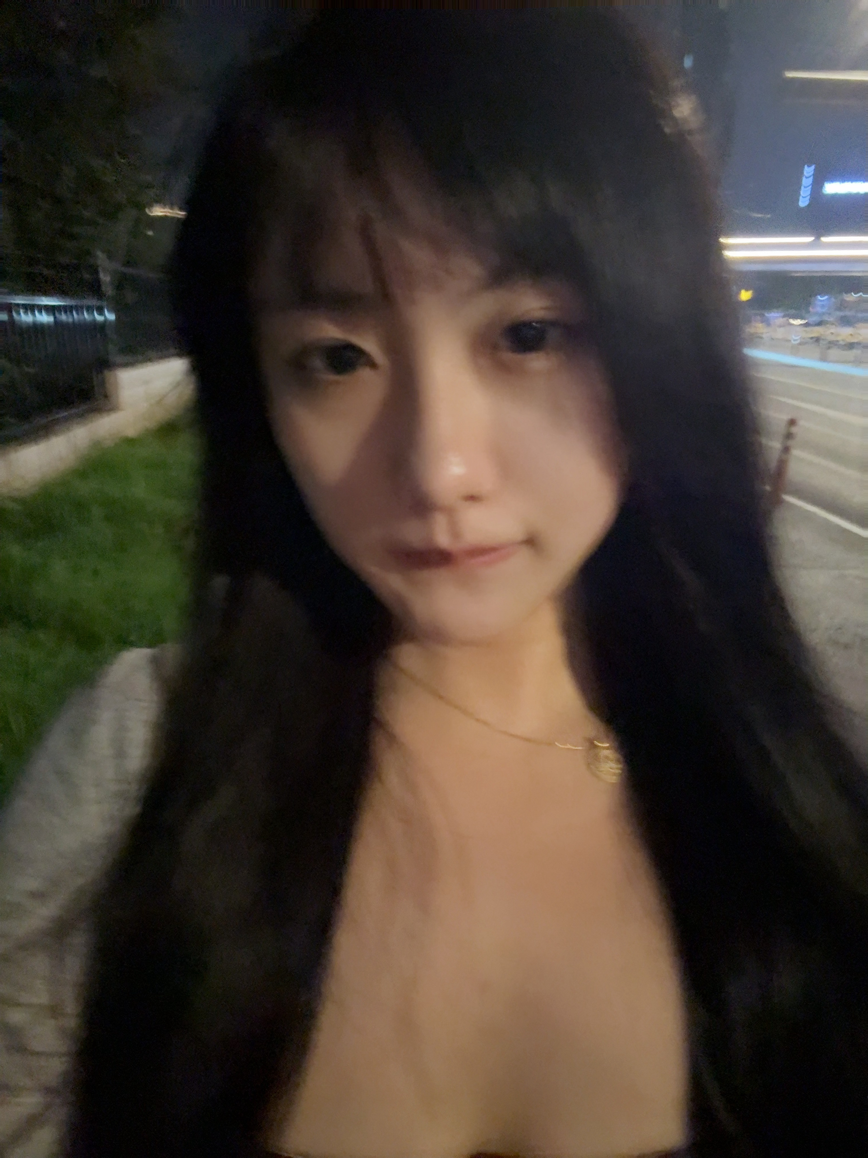 莫名其妙又把刘海剪了​​​