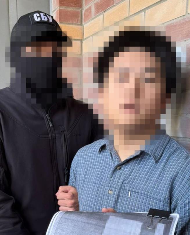 好笑！被乌克兰安全局以间谍罪名义逮捕的中国留学生父子应该就是卖点假纪念品赚点乌克