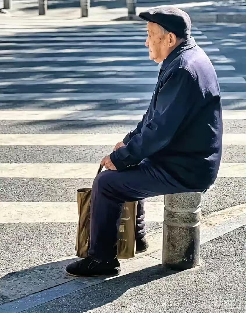 爷爷说给我听的规矩，一定要看看1.门前，不能有杂草。2.客厅，不能有假花