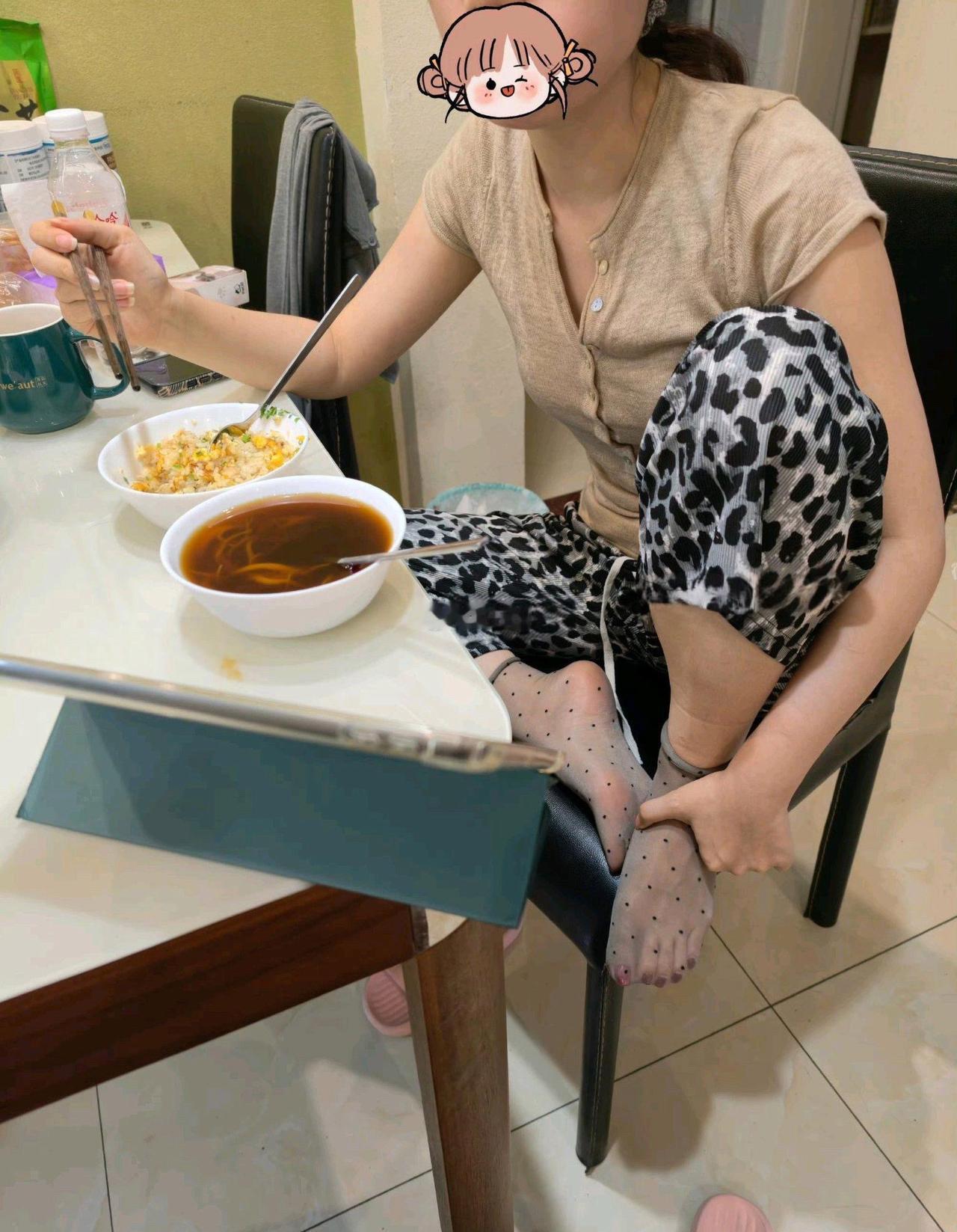 去朋友家吃饭已经没胃口了