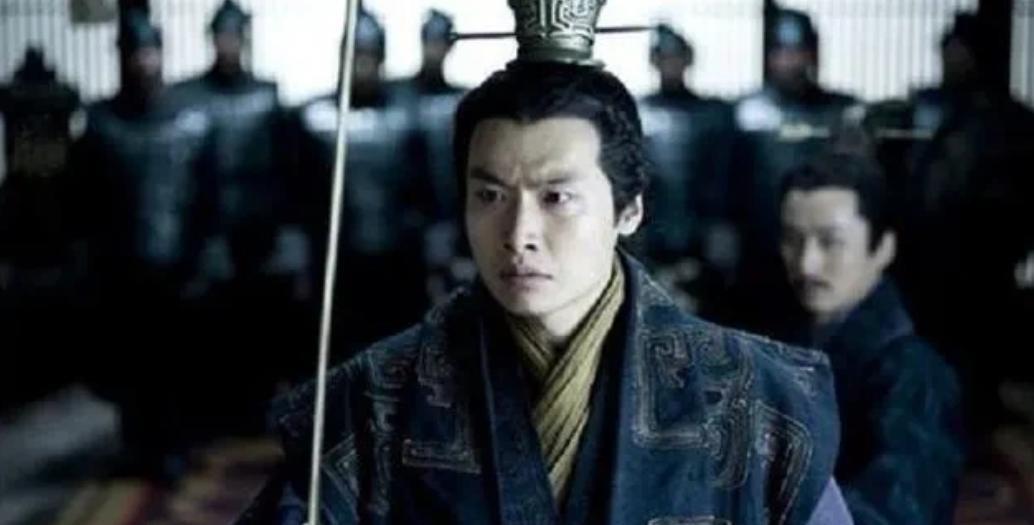 公元前210年，秦始皇的长子扶苏自刎而死，大将蒙毅、蒙恬也自杀身亡，而他们的死因