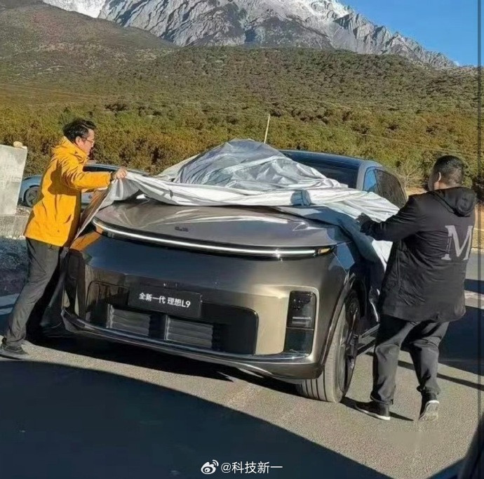 据说理想L9livis版本：“内饰豪华有情绪价值”众所周知，理想汽车纠偏能力极