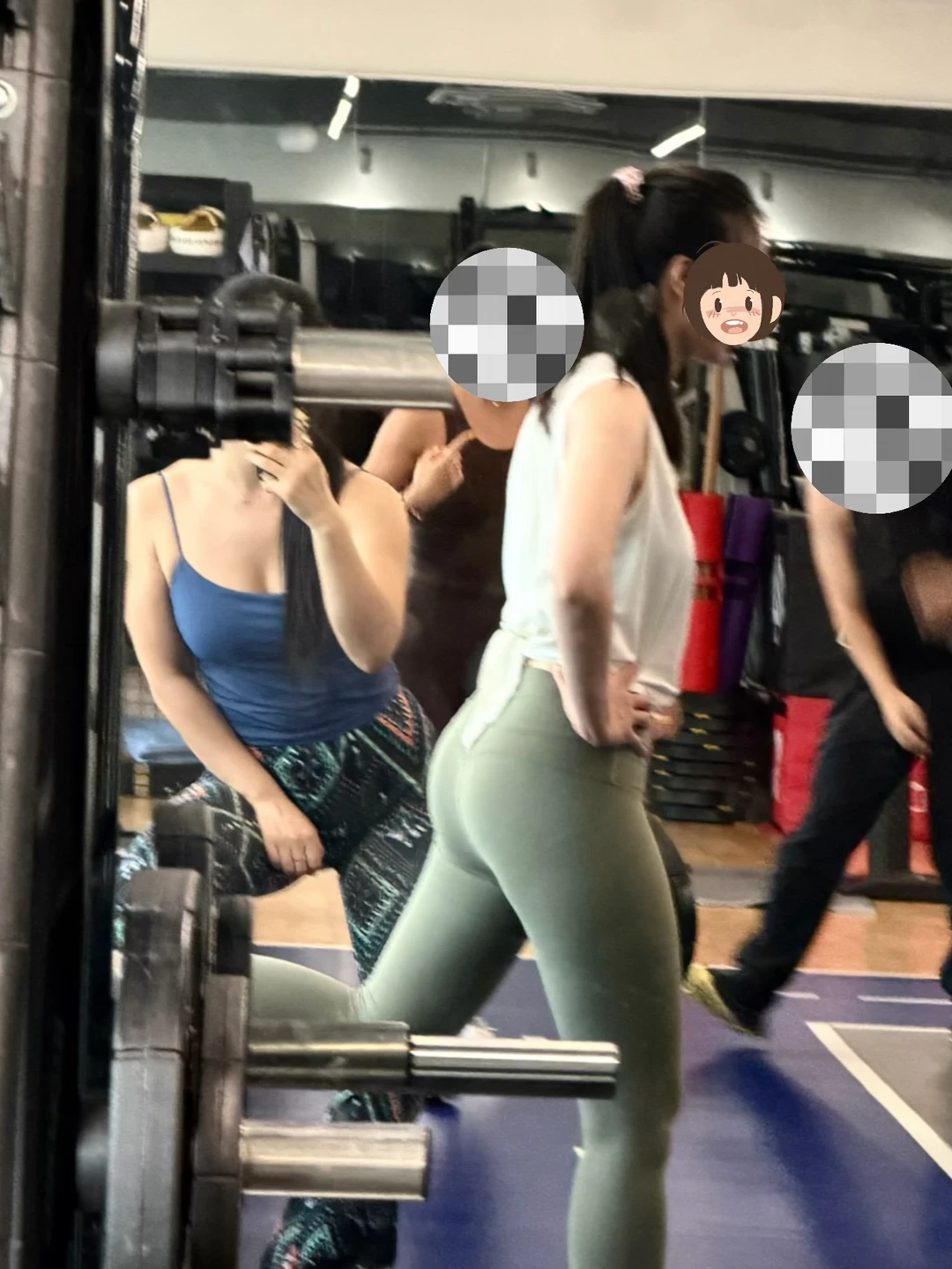 健身女教练 | 给学员拍翘臀照ing