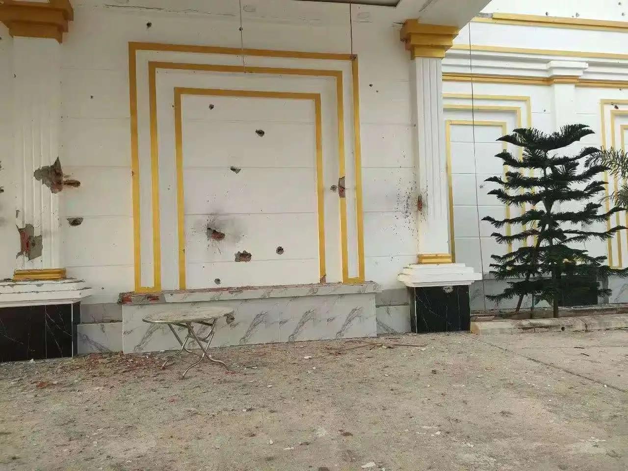 泰国军方公布了一组照片，泰军在一次行动中，动用了105毫米榴弹炮对柬埔寨的赌场进