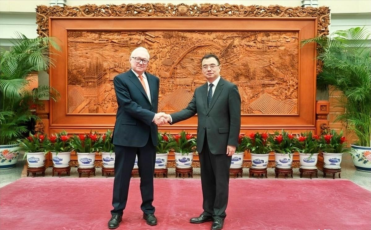 谈妥，俄罗斯派人来华2月3日，中国外交部部长助理刘彬与俄罗斯外交部副部长里