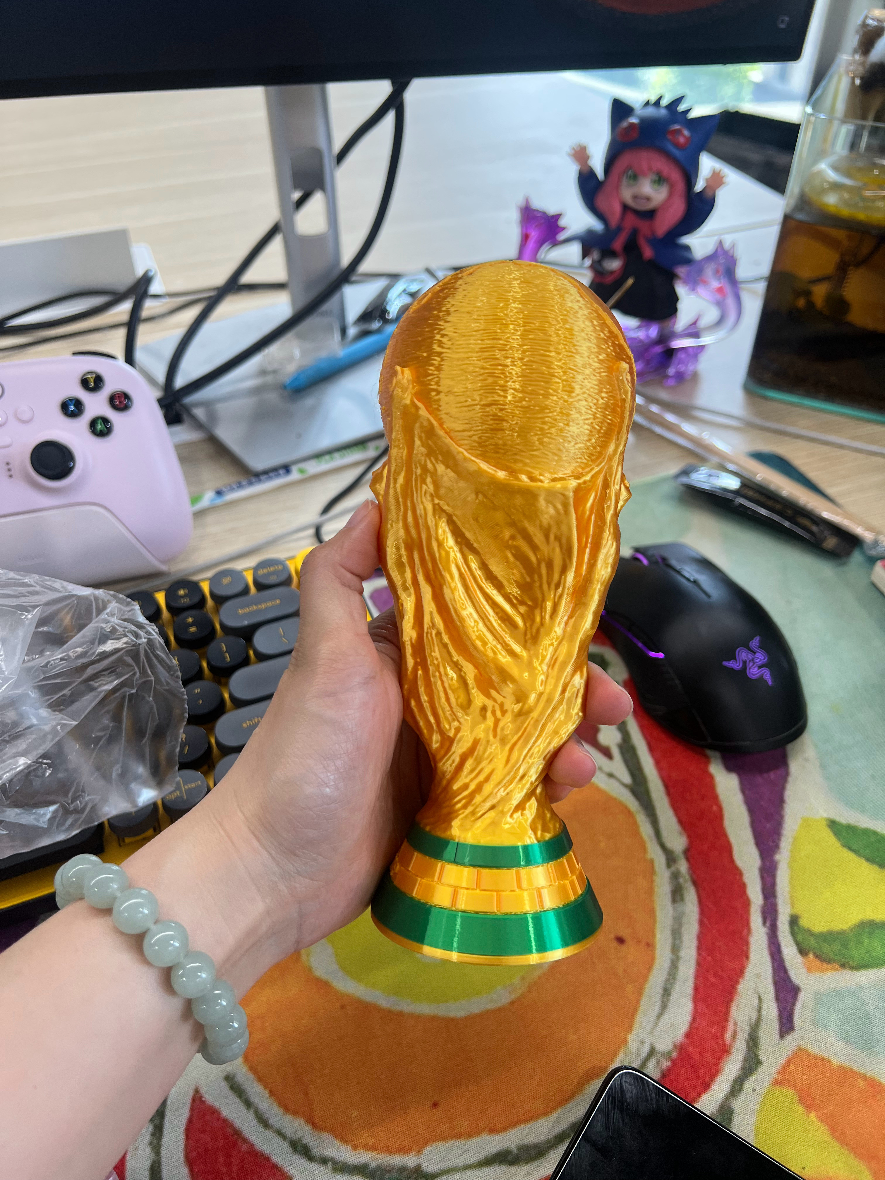 球盲拿下了公司组织的第一轮猜球冠军，且积分遥遥领先。