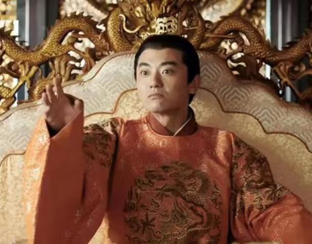 今日话题：朱允炆应该怎么做才能稳坐皇位？？？网友甲：朱允炆真的是庸主，削藩肯