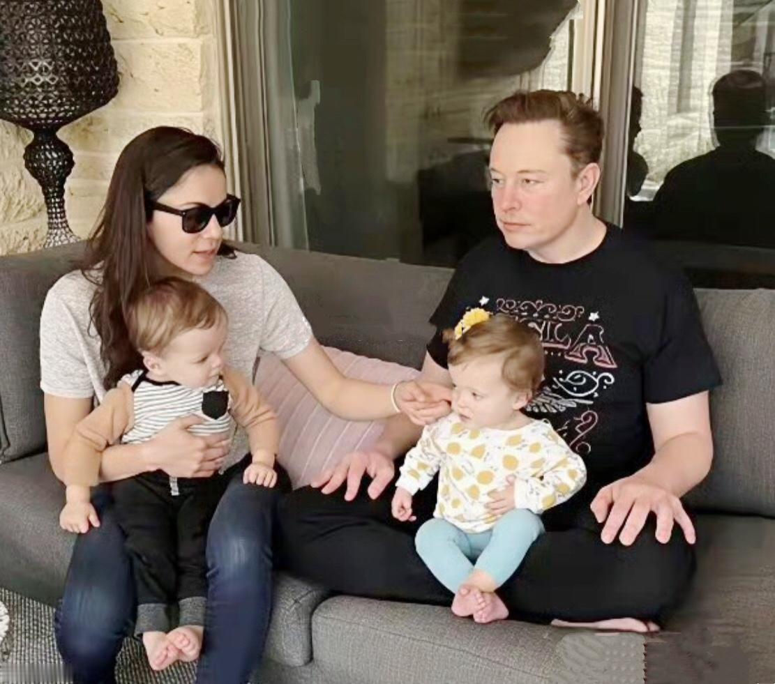 马斯克和这位女高管，说到底只是纯粹的事业伙伴，顺带孕育了子女娱乐