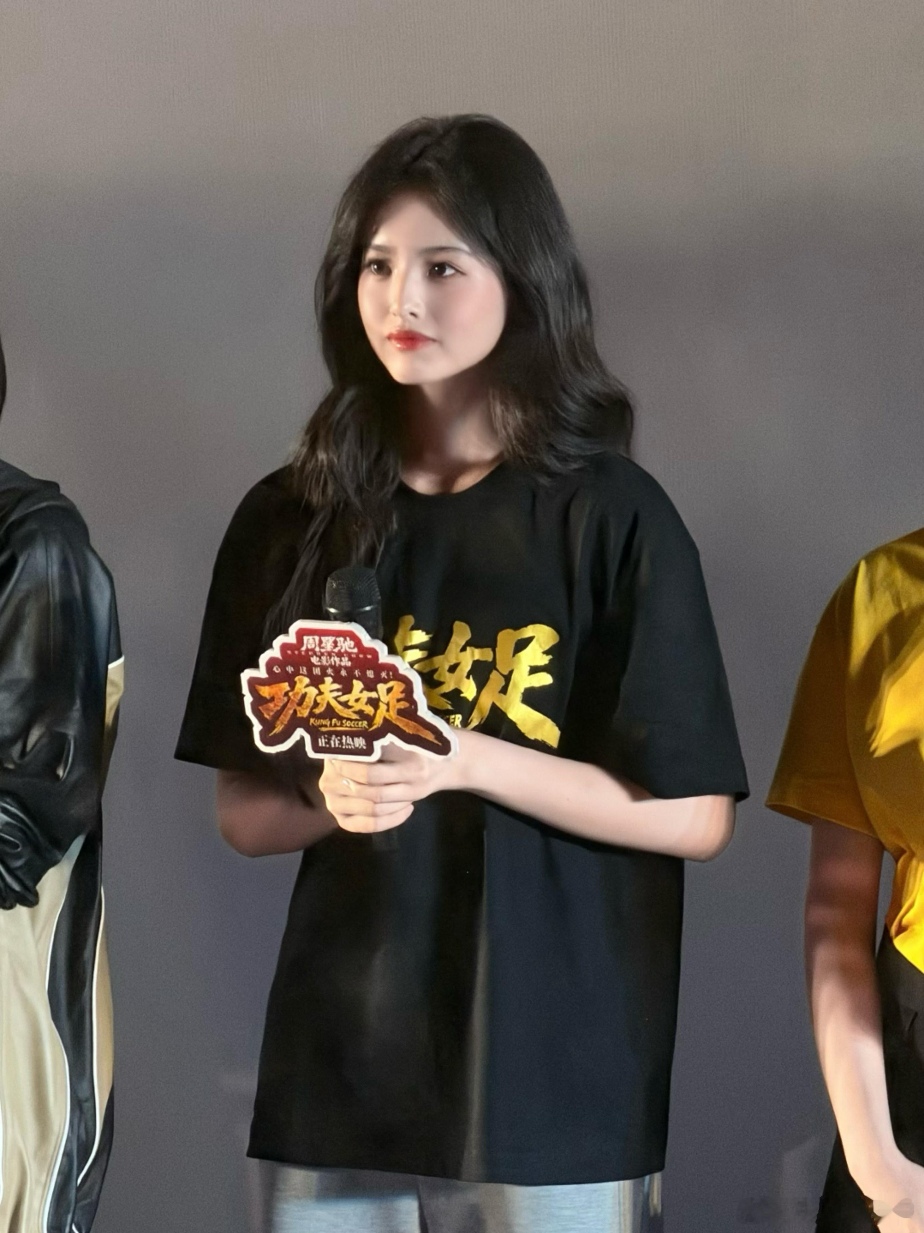 周星驰新选的星女郎长这样看完线下路透彻底理解星爷为什么选中她，雪野就是兼具清纯与