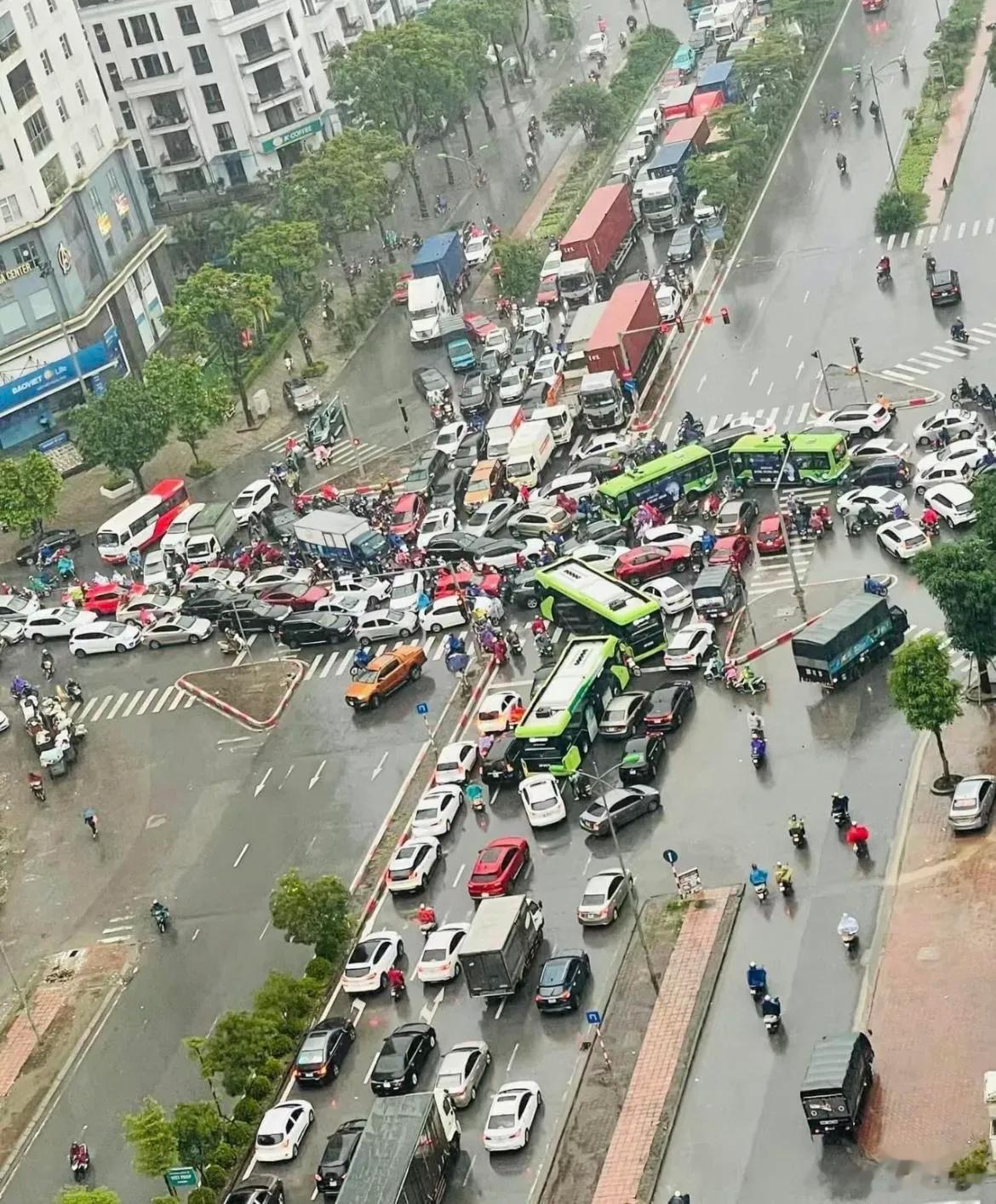 如果你是交警，怎么指挥这个交通