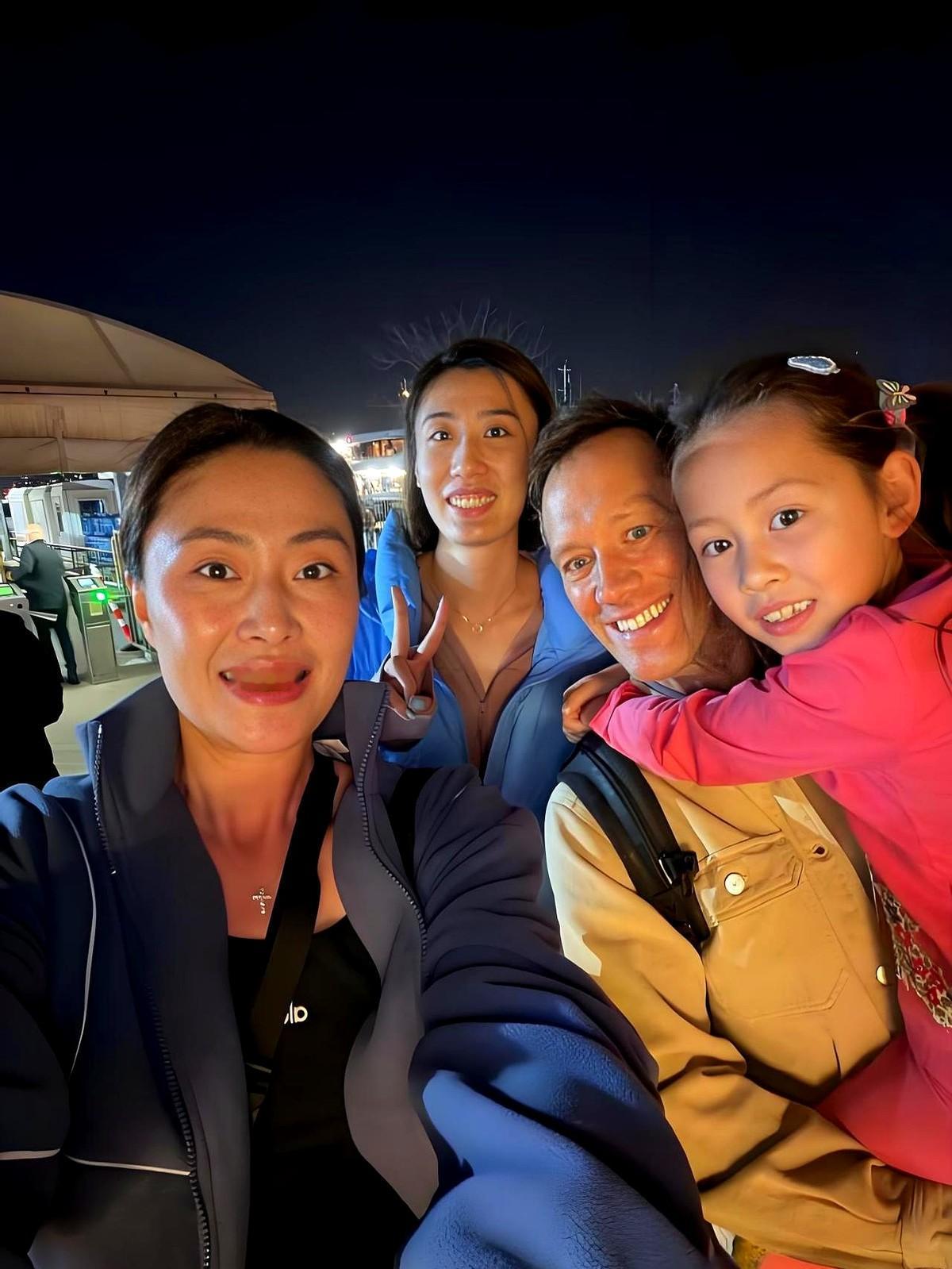 刚去土耳其打球的王媛媛，这就和前辈马蕴雯碰上了。说起来，这两人一个是95后，