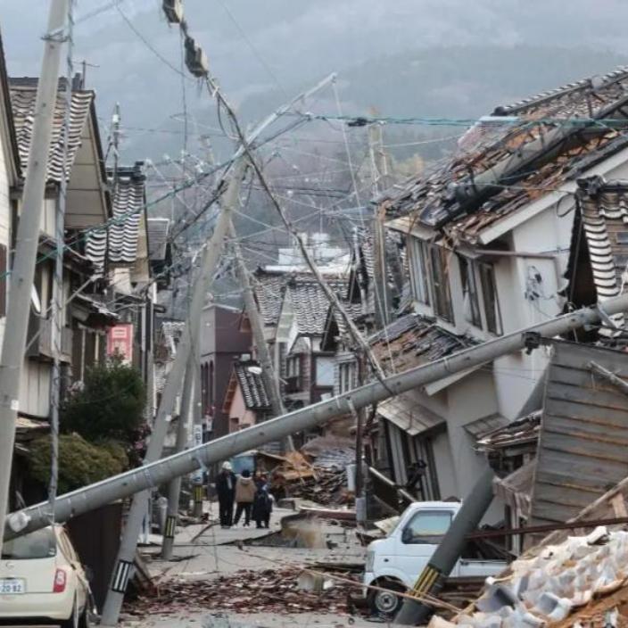 罕见！7.7级地震把半个日本都震醒了，日网民急呼：快请“发达中国”来救我们！