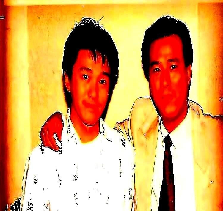 周星驰不拍电影了，改拍一分钟短剧。一集1分钟，一天播放1.5亿次。广告卖12