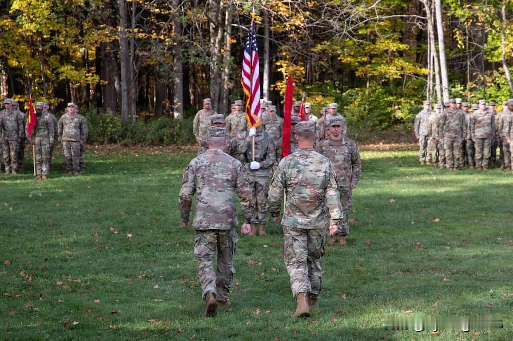 🇺🇸美国组建了一支远程炮兵营，以增强其在欧洲的作战能力。10月17日，