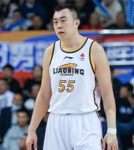 随着辽篮功臣韩德君官宣退役，结束了18年的职业生涯，关于他退役后的工作安排一直是