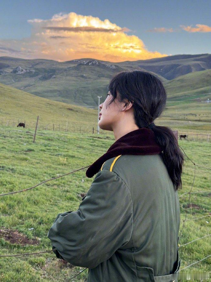 杨紫新剧真发粪涂墙了在整活这方面真的是被他直接拿捏了，发粪涂墙名场面！不看真的亏