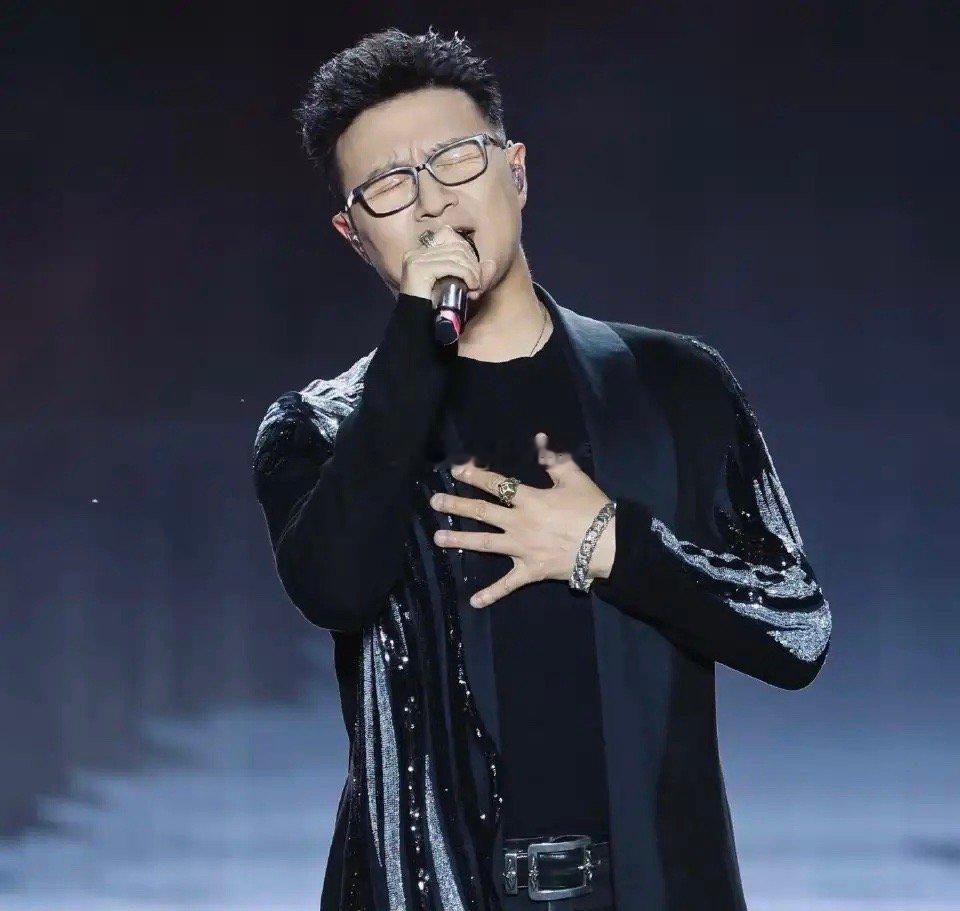 汪峰估计要坐不住了，不是森林北检查有问题，也不是因为章子怡拿走了醒醒的抚养权，而