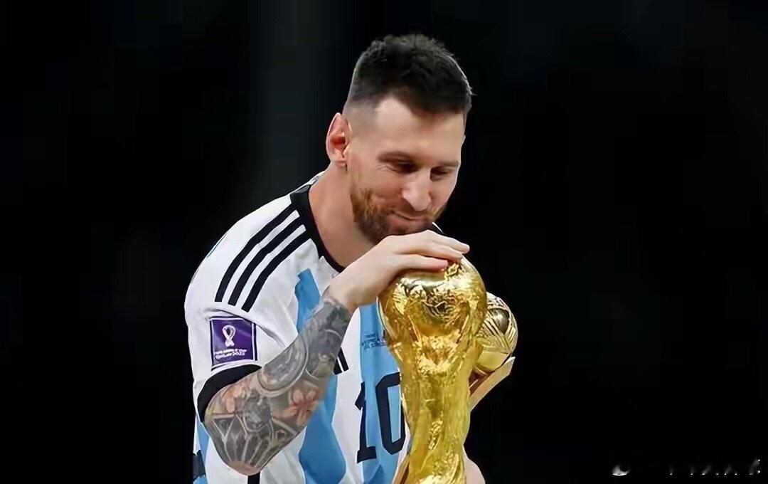 魔咒难破？阿根廷冲击5连冠遇阻，梅西独木难支美加墨世界杯临近，卫冕冠军阿根廷的大
