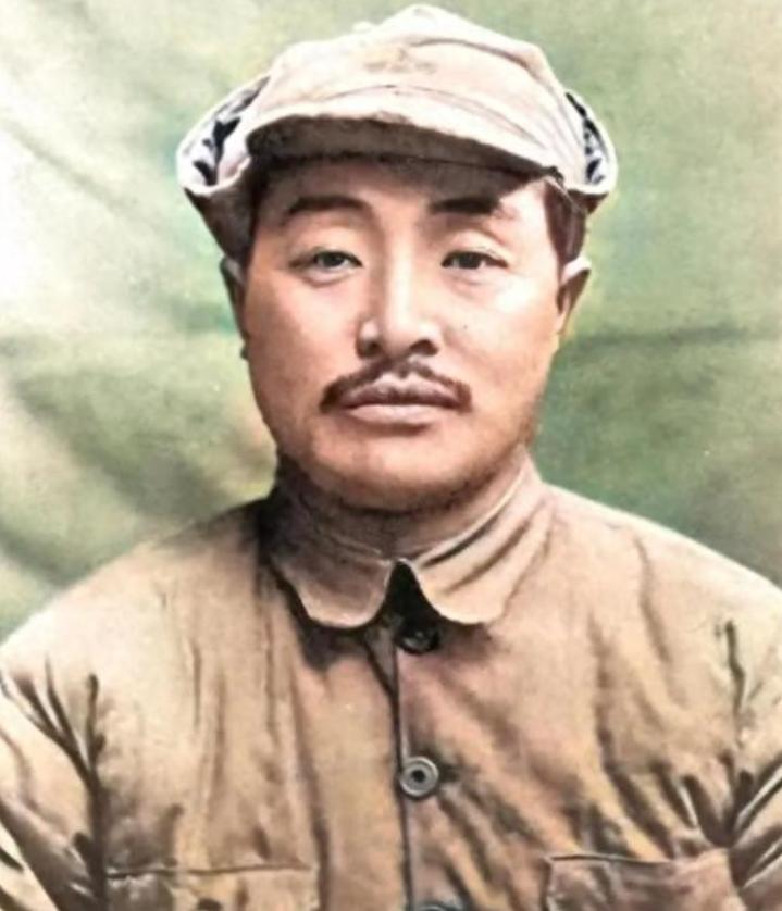 1939年，贺龙欲提拔老部下当旅长，毛主席却反问：那个给八路送过4000