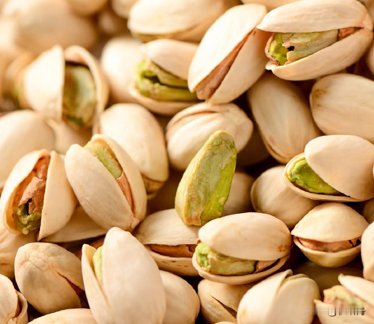 保护大脑的十种食物记性好精神足一、韭黄（鲜嫩软润，维生素含量丰富）二、酸奶