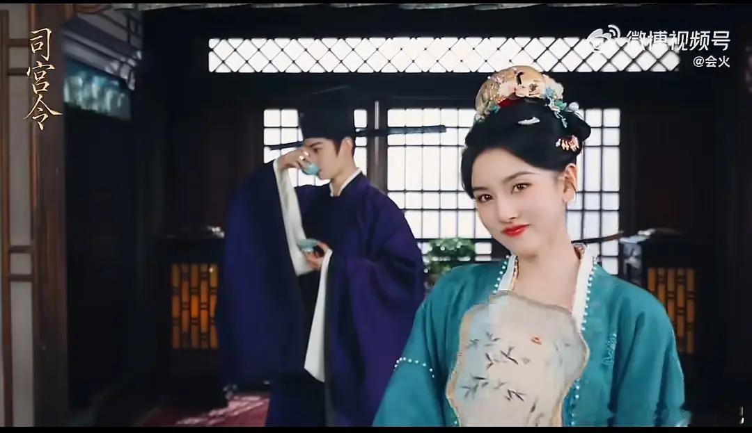 粉丝看问题真的一针见血导演是不是鹅黑？把家丁侧脸拍得尚可，但对老鹅怎么这么差？我