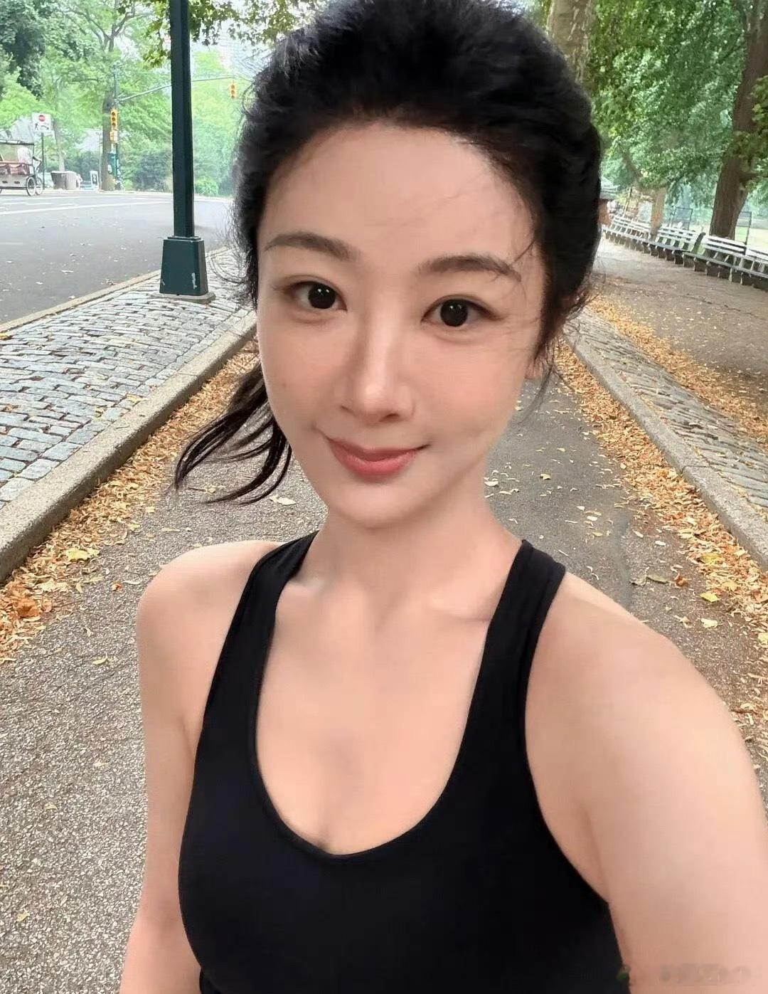 实锤了，纽约偶遇的就是杨紫本紫