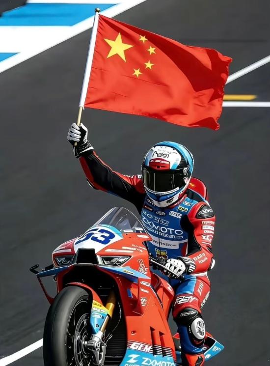 张雪机车两连冠！咱中国机车扬眉吐气我滴个亲娘嘞！老铁们，咱今儿个必须唠唠这戳心