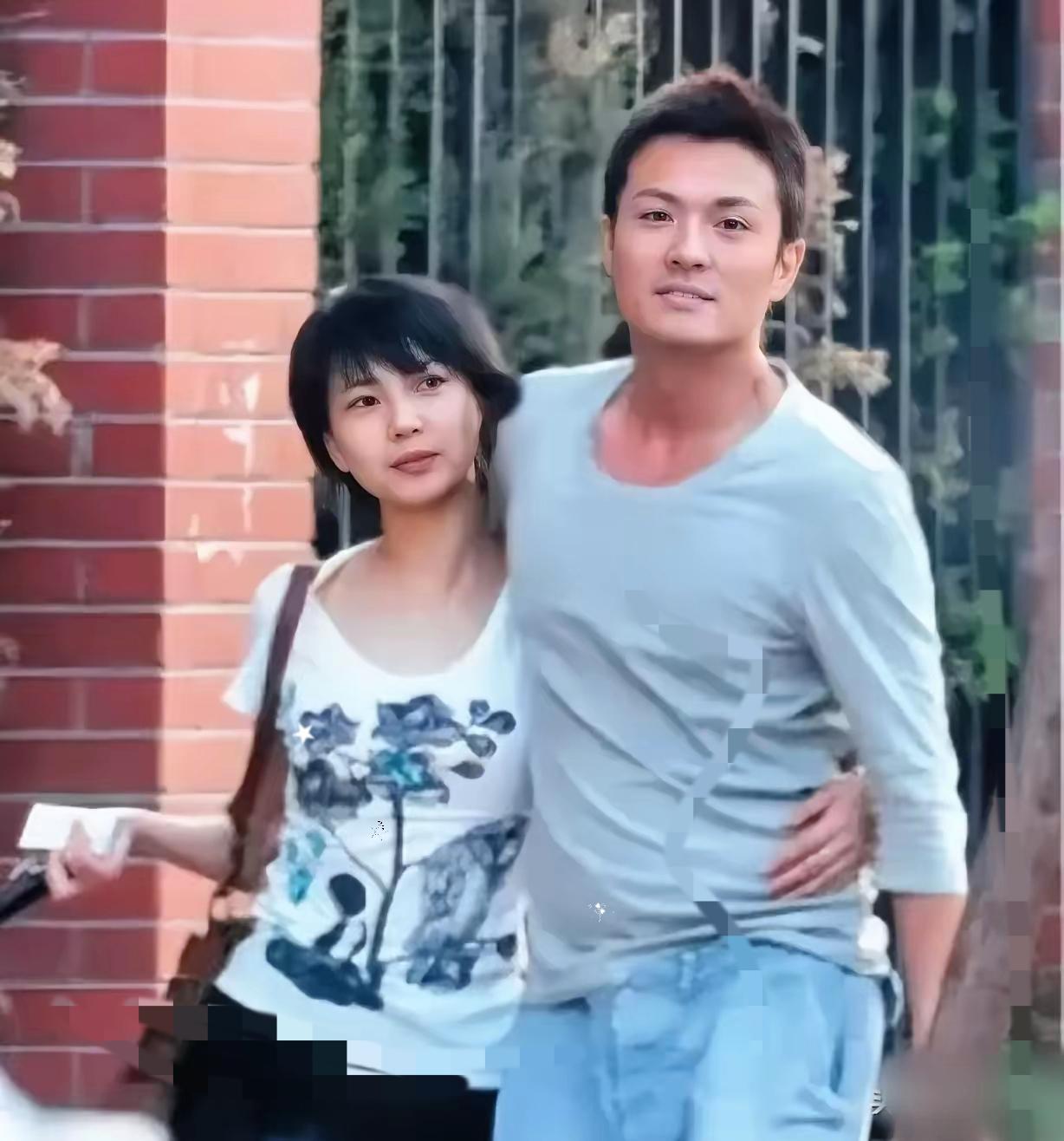 一次访谈，高圆圆被问到：“你当时和于小伟分手，是因为他总是在外面偷腥吗？”高圆圆