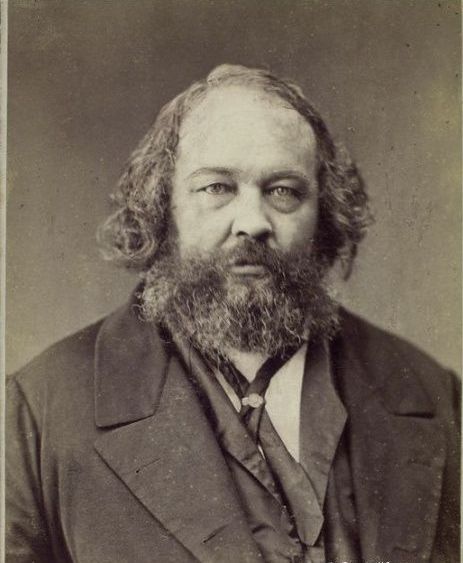 当心灵承担着巨大的忧伤，当人不能克制自己，以致对过去耿耿于怀、无法心平气和地理解