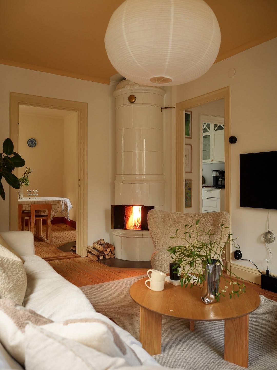 别墅的温柔藏在暖黄的光影与温馨里🥰什么才是真正的家装高级感?别墅