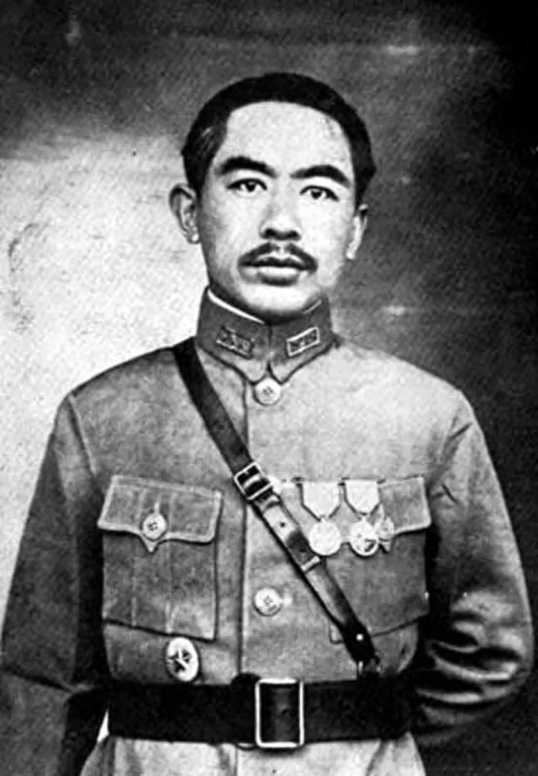 1933年，盛世才通过精心策划的“东花园事件”枪杀了政敌参谋主任陈中、省府秘书长