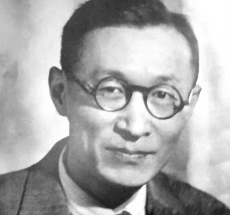 1935年1月，遵义，柏辉章公馆二楼。会场里的人陆续落座，椅子、凳子随便搭，