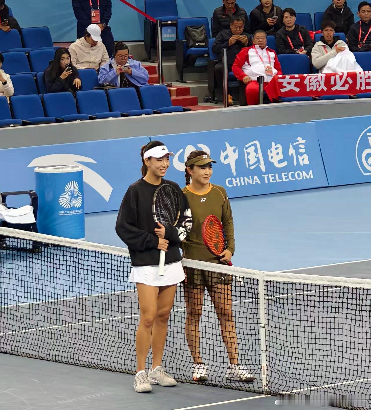 来咯！朱琳vs王欣瑜！！！