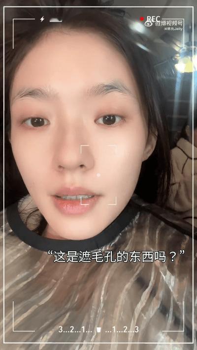 从演员到美妆博主，林允完美转型！素颜清丽可人，妆容各具特色。兔子妆温柔，富贵妆华