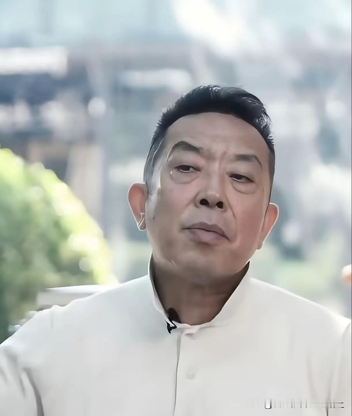 西贝自己不作死，是不会消停的。吃烧烤，羊肉串，有预制的，也有当着你面烤的。都