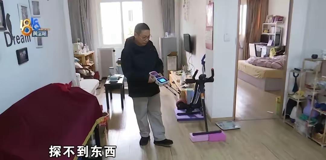 浙江宁波，一男子奶奶去世前，悄悄告诉男子，他家宅基地下埋着1-2坛子银元，市值6