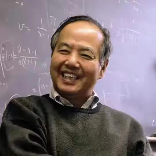 我不懂诺奖那个层面的物理，但我也是学理科的，也会写东西，是有一套认知这个世界，认