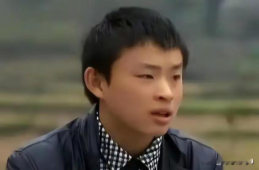 在四川，有对夫妻用了16年时间添了11个孩子，而长子那句“我宁愿没来到这个世界”