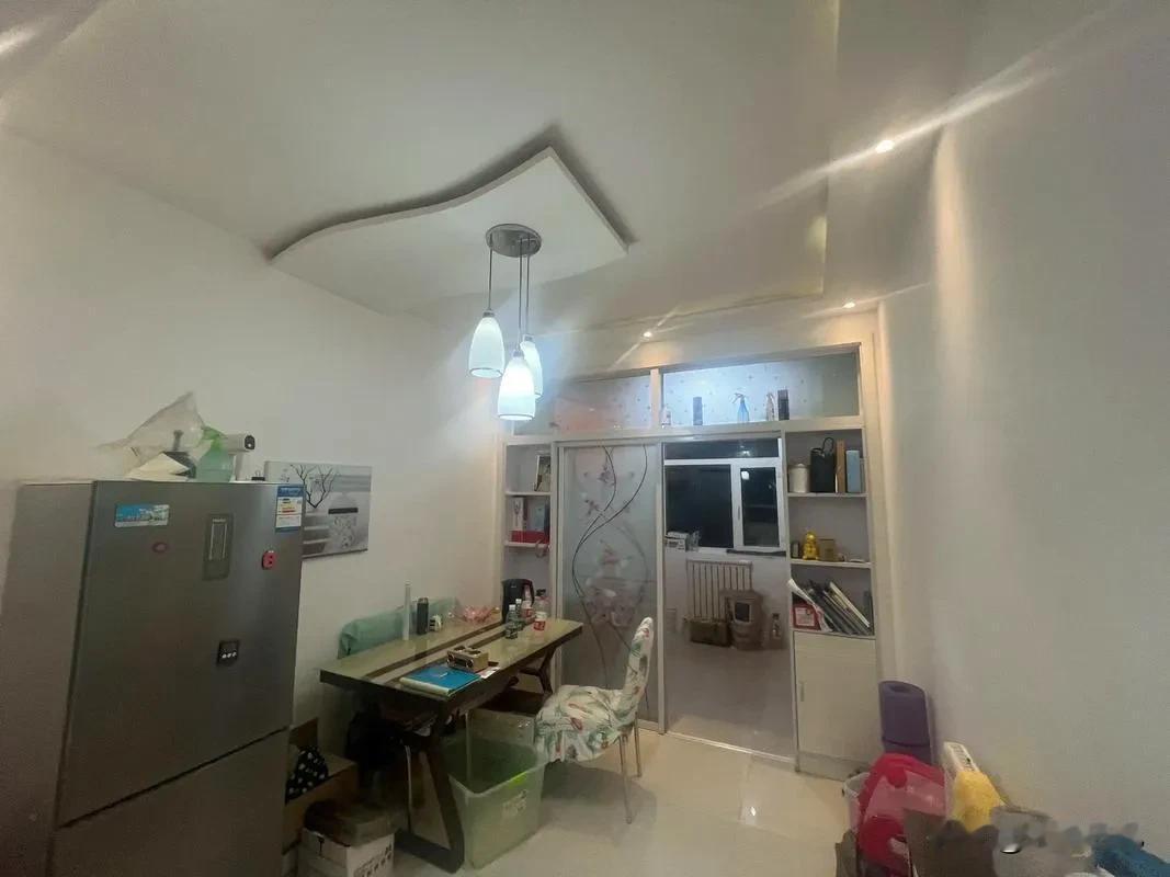 当下二手房市场的真实写照，太扎心了现在的二手房市场，真的是买卖双方僵持，中