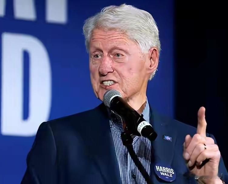 克林顿和奥巴马罕见同日发声：不可接受，悲剧！白人男护士明知枪杆在手却引颈受戮，