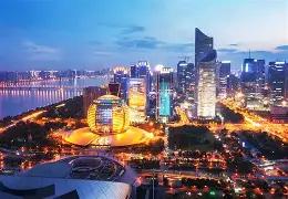 杭州和成都已经脱颖而出，新一线不再能精准归类城市格局了，需要重新制定划线标准。
