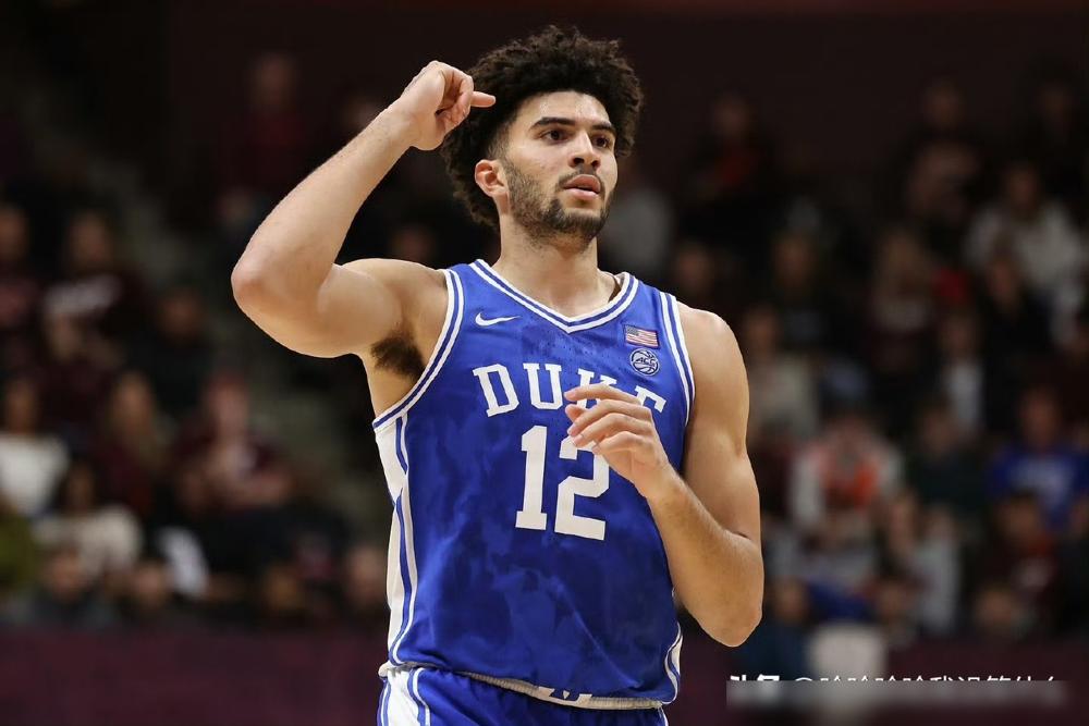 步行者内定状元布泽尔这事，我跟你说，水深着呢。不是他多强，是球队真没钱了。